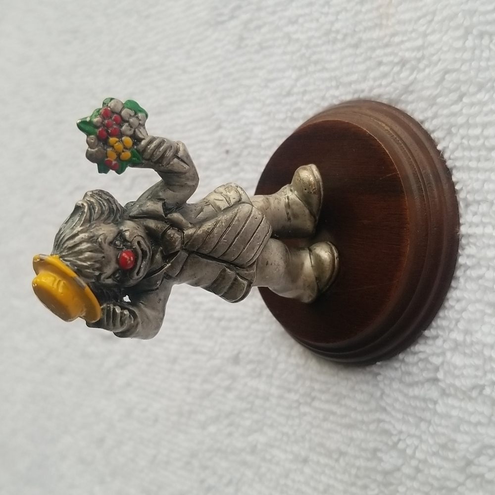 Vintage George Good pewter clown figurine 3" X 2 1/2" yellow hat and flowers